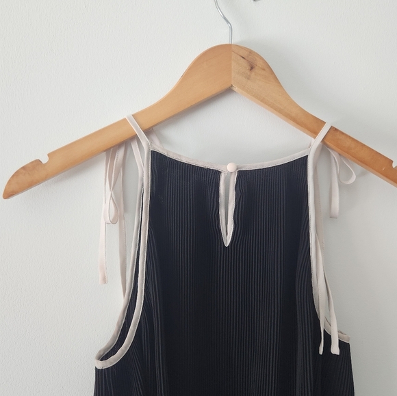 Olivia Grey Pleated Tank Top - Picture 9 of 10